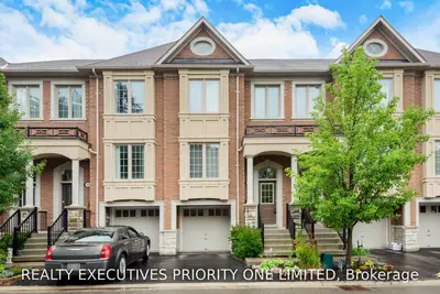 300 Humeniuk Court, Newmarket, ON L3Y 0A7