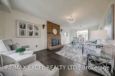 28 Okanagan Drive, Richmond Hill, ON L4C 9R8