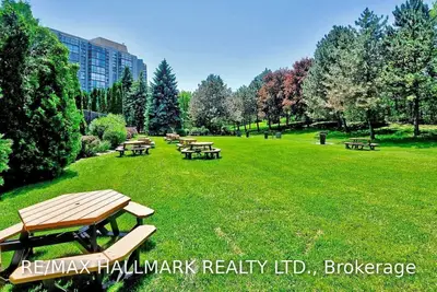 40 Harding Boulevard W #1116, Richmond Hill, ON L4C 9S5
