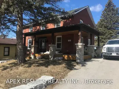 665 Gorham Street Unit 1, Newmarket, ON L3Y 1L5
