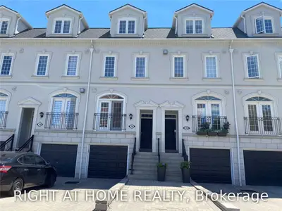 28 Hunt Avenue, Richmond Hill, ON L4C 4G9