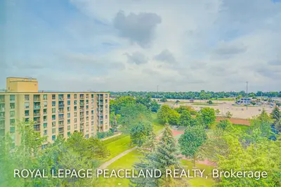 326 Major Mackenzie Drive 822, Richmond Hill, ON L4C 1J3