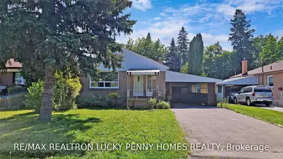24 Rockport Crescent Main, Richmond Hill, ON L4C 2L6