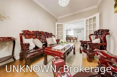 1110 Stuffles Crescent, Newmarket, ON L3X 0E3