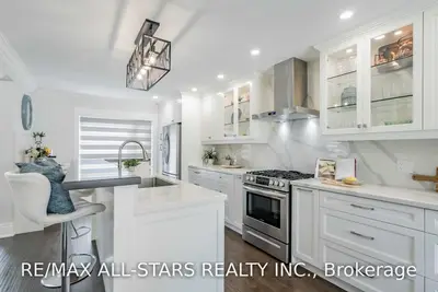 6 Byron Street, Whitchurch-Stouffville, ON L4A 2Y7