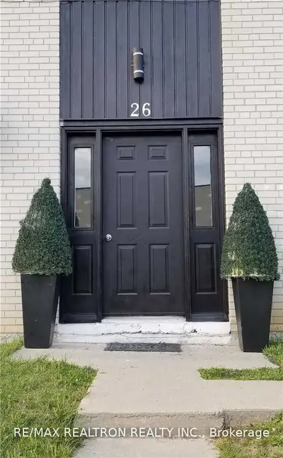 26 Wellington Street Unit 2, Aurora, ON L4G 2N6