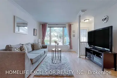 338 Demaine Crescent, Richmond Hill, ON L4C 2W5