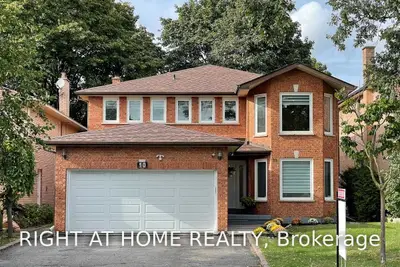 10 Canterbury Court, Richmond Hill, ON L4C 9N4