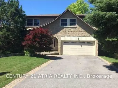 65 Manning Crescent, Newmarket, ON L3Y 6H3