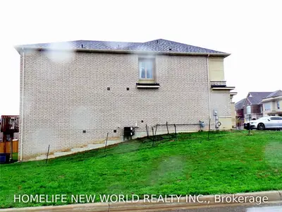 34 Eastgrove Square, East Gwillimbury, ON L9N 0R2