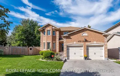 654 Lexus Court, Newmarket, ON L3Y 8L1