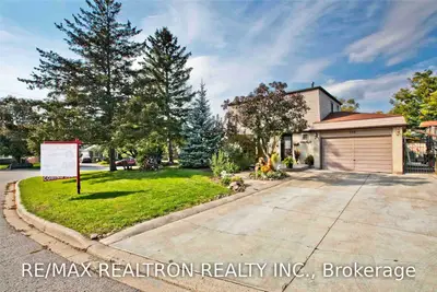 119 Woodpark Place, Newmarket, ON L3Y 3P5