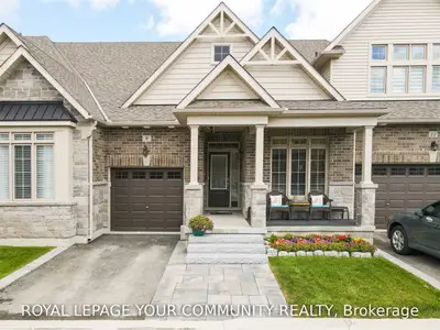 9 Pasquale Lane, East Gwillimbury, ON L0G 1M0