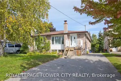25 Hillview Drive, Newmarket, ON L3Y 4Y3