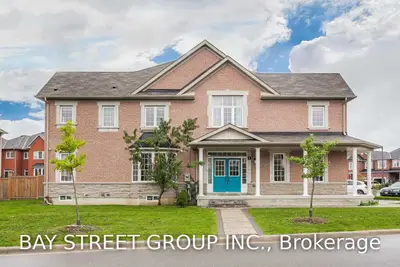 1 London Pride Drive, Richmond Hill, ON L4E 0X3