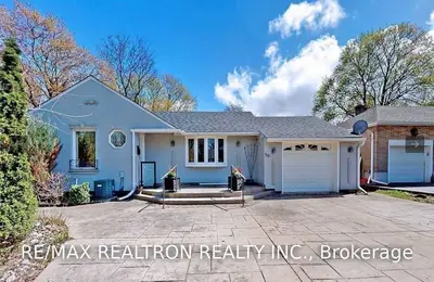 56 Don Mor Drive, Newmarket, On L3y 1g7