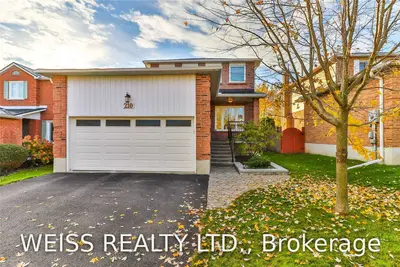 210 Billings Crescent, Newmarket, ON L3Y 7Y4