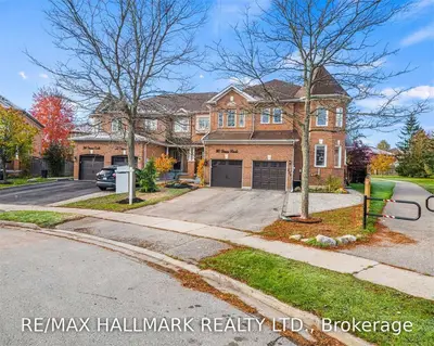 260 Denise Circ Circle, Newmarket, ON L3X 2J9