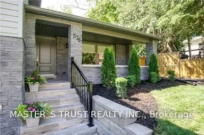 576 Timothy Street, Newmarket, ON L3Y 1R2