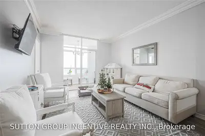 9235 JANE Street 901, Vaughan, ON L6A 0J8