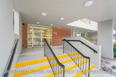 40 William Roe Boulevard 905, Newmarket, ON L3Y 5N4