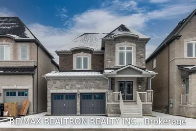 300 Chelsea Crescent, Bradford West Gwillimbury, ON L1L 1M1