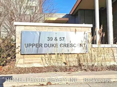 39 Upper Duke Crescent 512, Markham, ON L6G 0B8