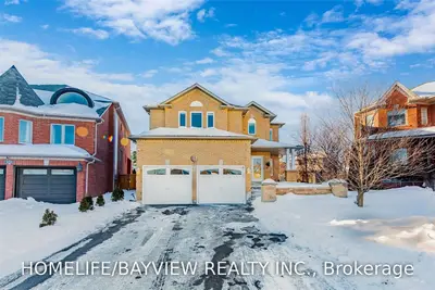10 Belize Court, Richmond Hill, ON L4C 0S4