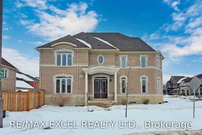 1 Princess Charlotte Avenue, Whitchurch-Stouffville, ON L4A 1Y8