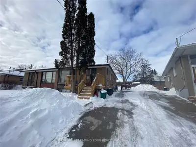 81 Walter Avenue Lower, Newmarket, ON L3Y 2T5