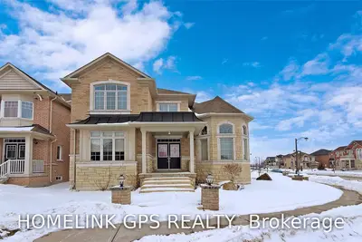 47 Hoover Park Drive N, Whitchurch-Stouffville, ON L4A 1S1