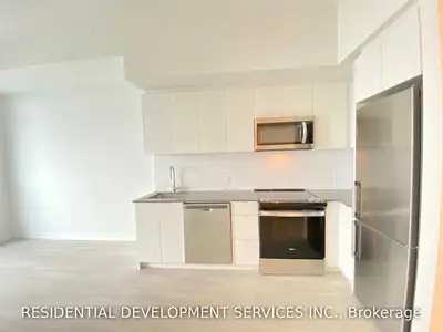 8868 Yonge Street 723E, Richmond Hill, ON L4C 0T4