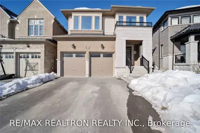 6 Hackett Street, East Gwillimbury, ON L9N 0P8