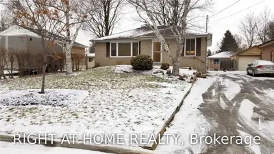 409 Marybay Crescent Main F, Richmond Hill, ON L4C 2X5