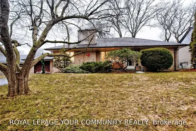 12 Leisure Lane, Richmond Hill, ON L4C 4W8
