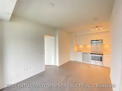 8868 Yonge Street 222E, Richmond Hill, ON L4C 0T4