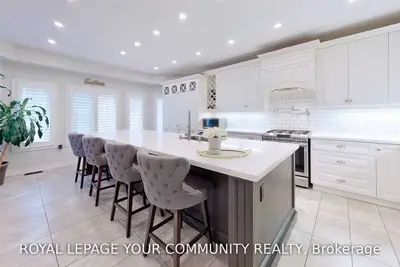 846 Elvidge Trail, Newmarket, ON L3X 0J3