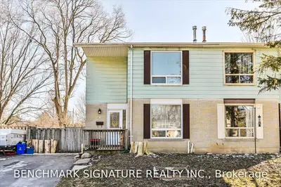 784 Magnolia Avenue, Newmarket, ON L3Y 3C7