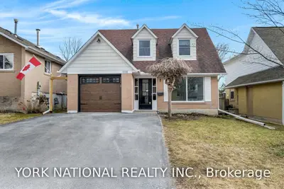 696 Irwin Crescent, Newmarket, ON L3Y 5A2