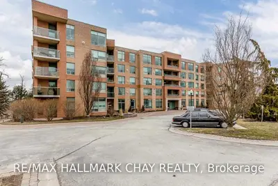 4 Briar Hill Heights 404, New Tecumseth, ON L9R 1Z7