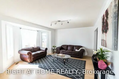 571 Walpole Crescent Cres, Newmarket, ON L3X 2B5