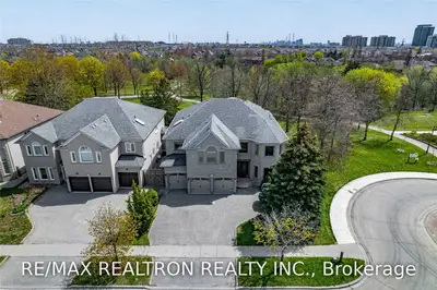 131 Grey Alder Avenue, Richmond Hill, ON L4B 3P9