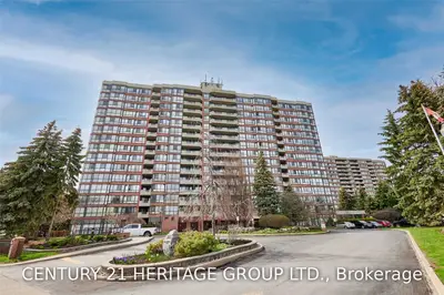100 Observatory Lane 804, Richmond Hill, ON L4C 1T4