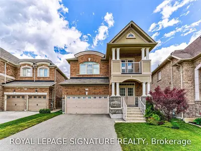 171 Emma Broadbent Court, Newmarket, ON L3X 3K9