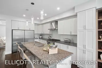 72 Duncombe Lane, Richmond Hill, ON L4C 0Z9