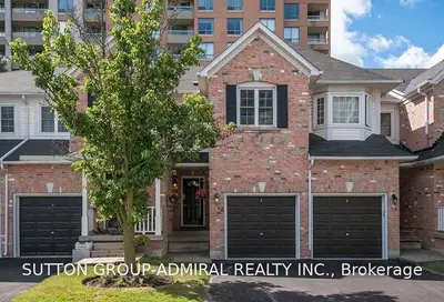 51 Northern Heights Drive 4B, Richmond Hill, ON L4B 4C9