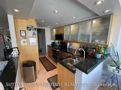 175 Cedar Avenue 204, Richmond Hill, ON L4C 9V3