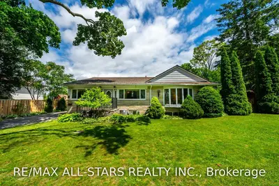 3 STAPLETON Drive, Whitchurch-Stouffville, ON L4A 2Z3