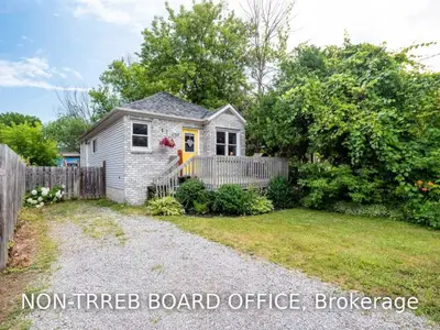 17 METRO Road S, Georgina, ON L4P 1V7
