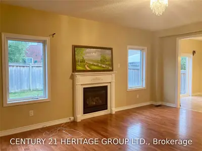 25 Mckenzie Way, Bradford West Gwillimbury, ON L3Z 0K1